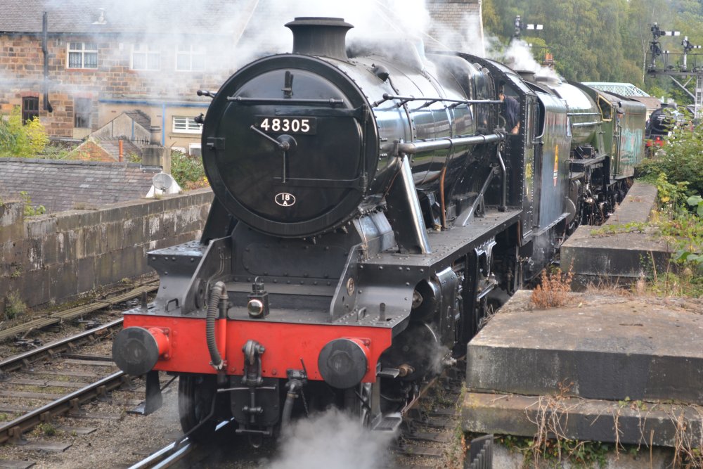 48305 Steam Locomotive Stanier Class 8F 2-8-0 freight engine 48773 ...